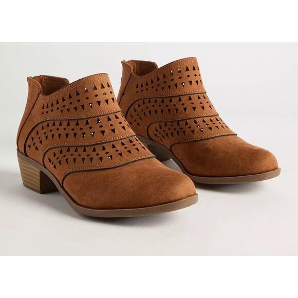 New Torrid 10.5W Dark Brown Faux Suede Perforated Ankle Booties Boots 1.5" Heel - Picture 2 of 3